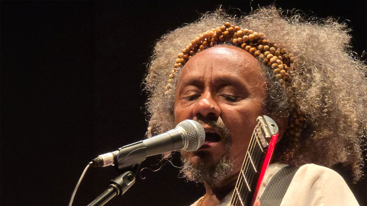 Chico César no Sesc Campinas. Foto por André BolaShow.